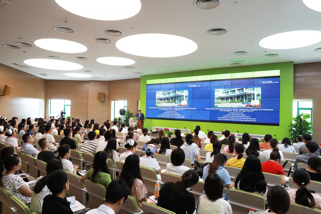 美國斯克里普斯醫(yī)院專家到西安國際醫(yī)學(xué)中心進(jìn)行學(xué)術(shù)交流