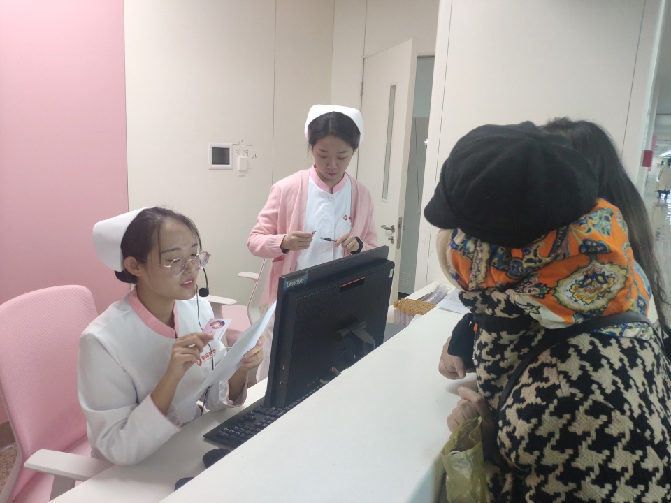 【一點資訊】健康陜西報道—公益在路上，西安國際醫(yī)學(xué)中心醫(yī)院腫瘤免費篩查行動溫暖人心