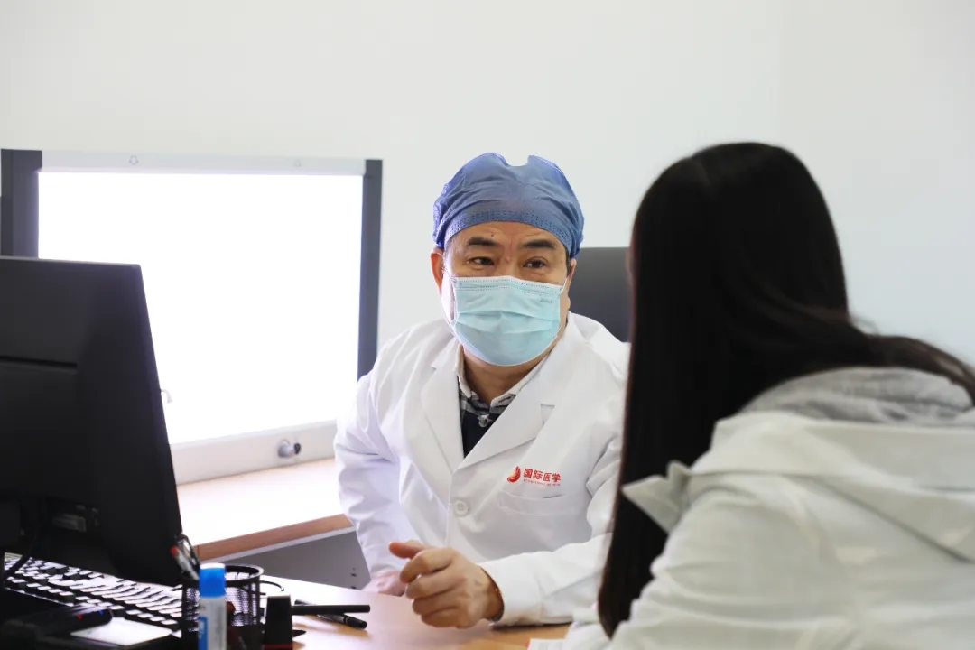 戰(zhàn)疫是英雄 救治是楷?！靼矅H醫(yī)學中心醫(yī)院支援湖北醫(yī)療隊隊員返崗工作干勁十足