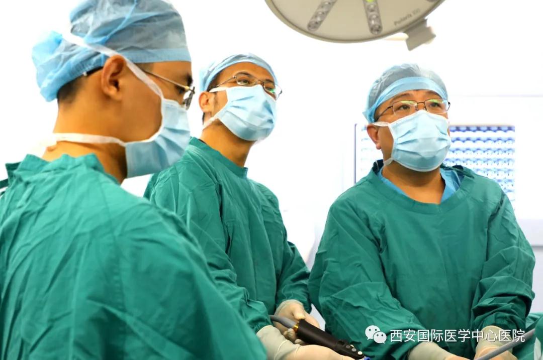 19年了，手上“汗流成河”！兩個小切口就治好這個“怪病”