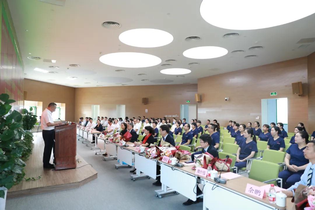 陽(yáng)光網(wǎng)—昔日并肩戰(zhàn) ，今日敘佳緣 隨州市中心醫(yī)院到國(guó)際醫(yī)學(xué)中心醫(yī)院參觀交流