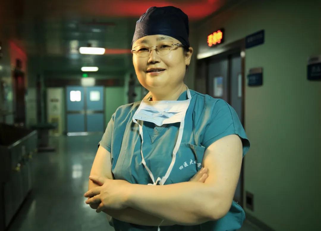 原點(diǎn)新聞—用愛筑成中國(guó)首例“添宮寶寶”