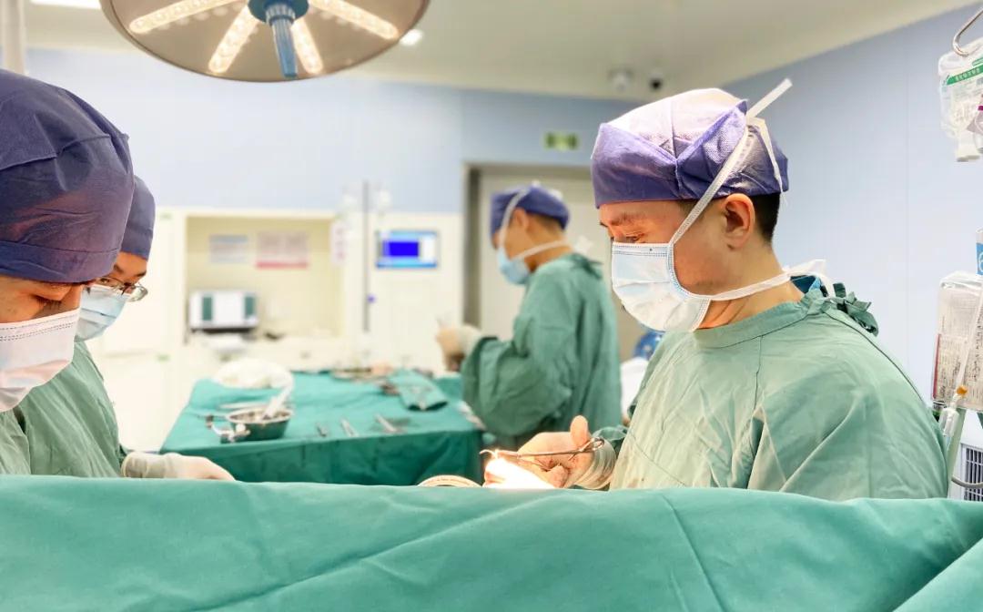 心外、心內(nèi)再攜手 “小手術(shù)”解除十余年頑疾