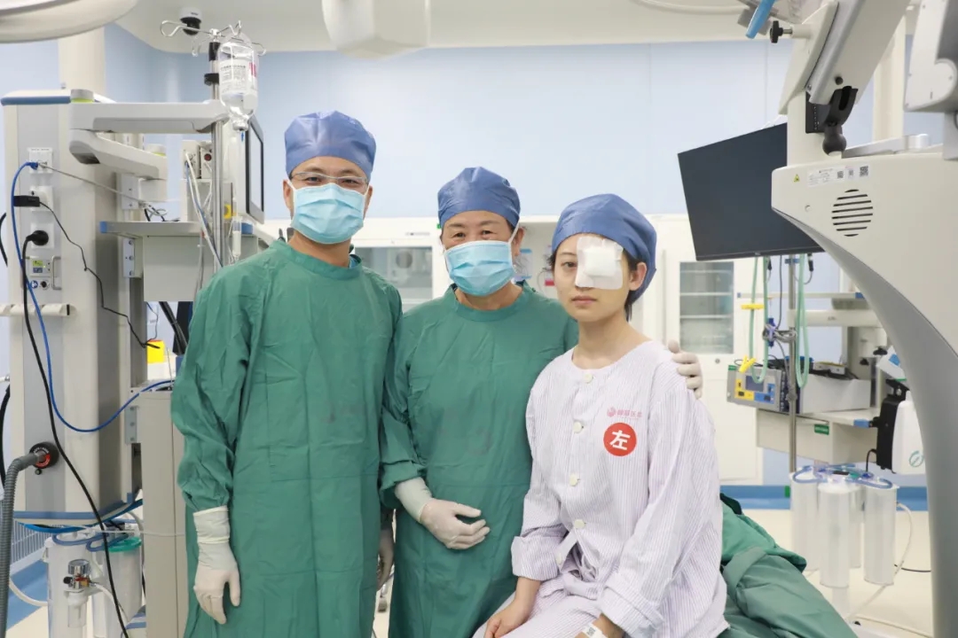 暑期摘鏡潮！18歲女孩開啟“無鏡”人生