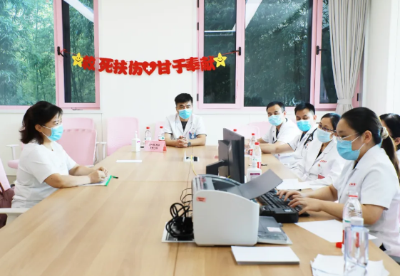 不掛號(hào)，解決多個(gè)問題，多學(xué)科MDT聯(lián)合門診讓更年期女性少跑腿，更安心！