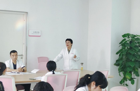 醫(yī)療質量管理科召開第三季度醫(yī)療質量監(jiān)督員例會
