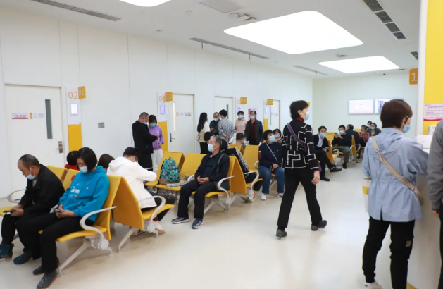 專家提醒：暴飲暴食容易誘發(fā)急性胰腺炎等疾病！