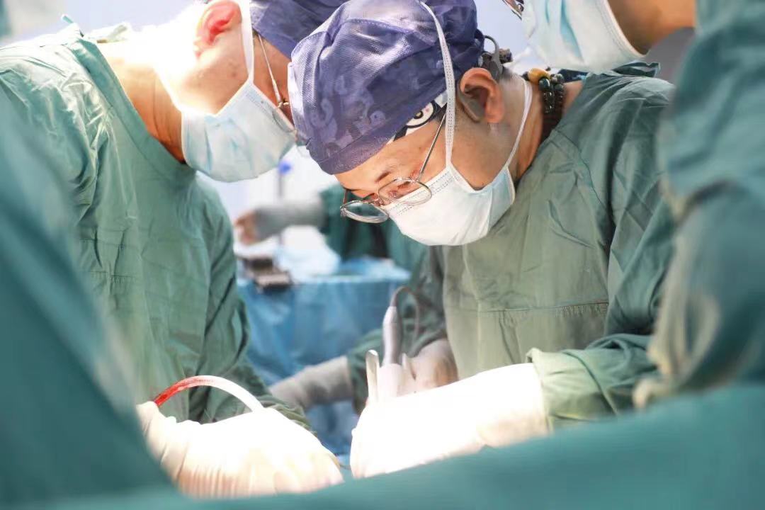 “小小”痔瘡突然發(fā)難，壯年小伙兒直呼救命！