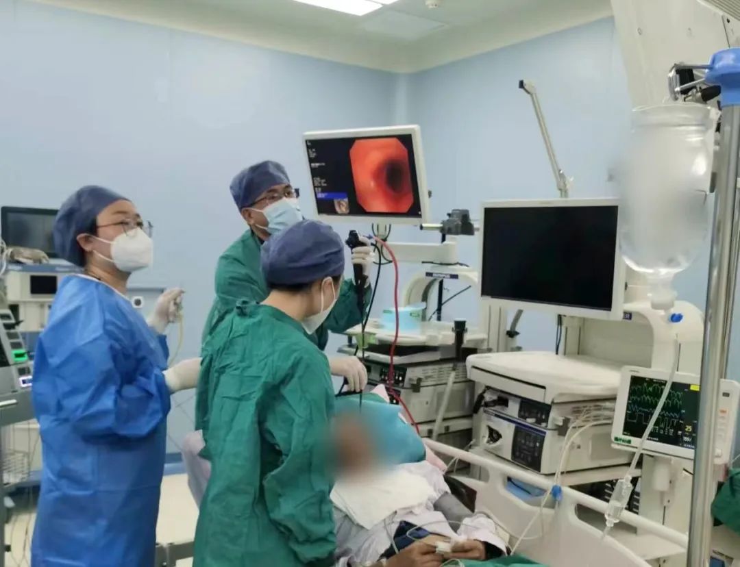 年過七旬的他，氣管被堵90%！危急時刻......