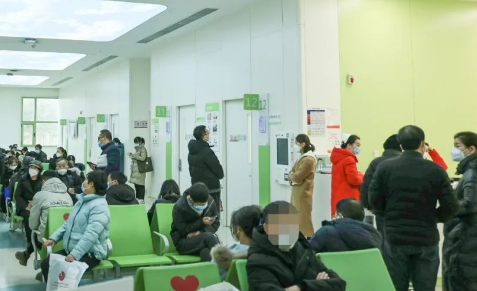 節(jié)后首個工作日|不停歇，他們?nèi)κ刈o患者健康！