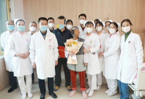 215天守護，2000多頁病例， 這位女士終見彩虹