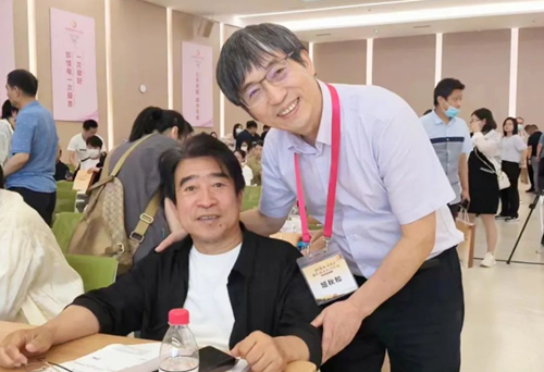 “醫(yī)”往情深15載！一位基層“輪椅”醫(yī)生和醫(yī)學(xué)大咖的故事