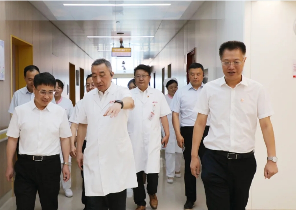 醫(yī)師節(jié)快樂！西北大學校長孫慶偉一行來院慰問