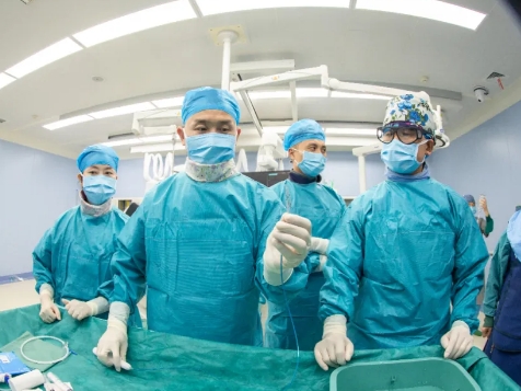 高血壓微創(chuàng)介入診療取得突破！我院成功實施經(jīng)皮腎動脈去交感神經(jīng)術(shù)