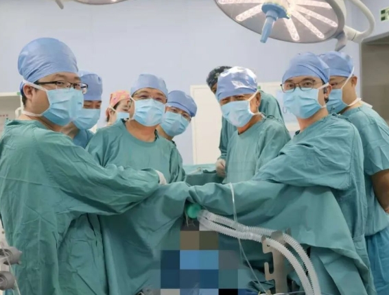 難度五顆星！不插管手術(shù)擊潰“封喉”腫瘤