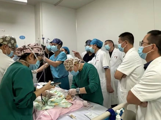 車(chē)輪碾過(guò)5歲男孩胸口之后